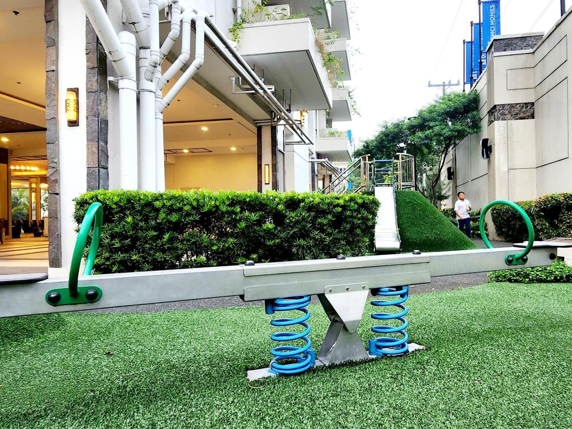 Casa Antonio At Fairway Terraces Family Penthouse 2Br Wi-Fi Nr Golf, Airport, Fort Bgc Manila Bagian luar foto